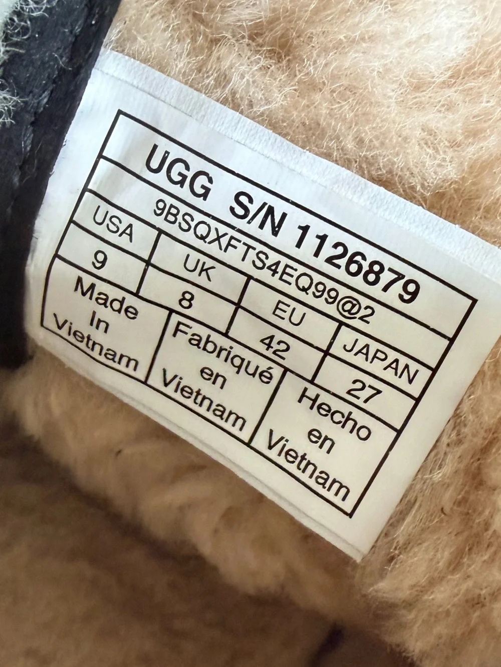 UGG Neumel Boots Men Size 9 Black Suede Sheepskin Lined Chukka